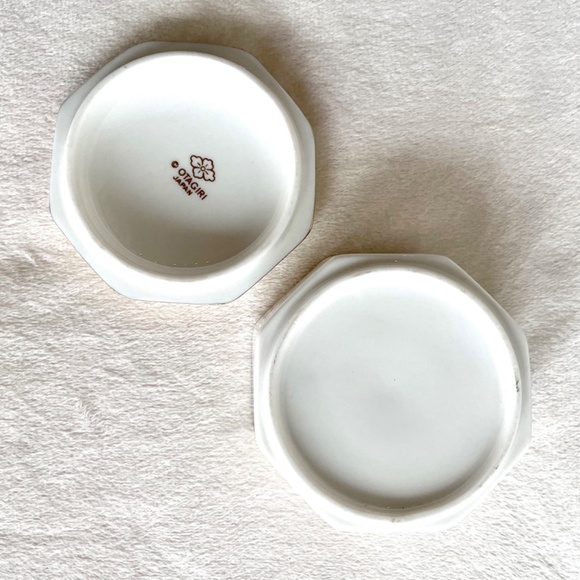 Vintage Japanese Octagonal Porcelain Trinket Box/w White Lily Design - Picture 6 of 15